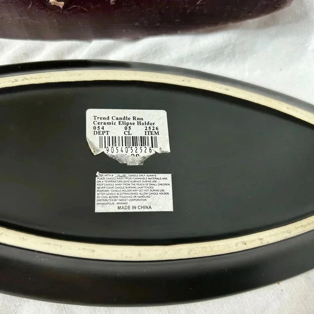 Oblong candle +‎ holder